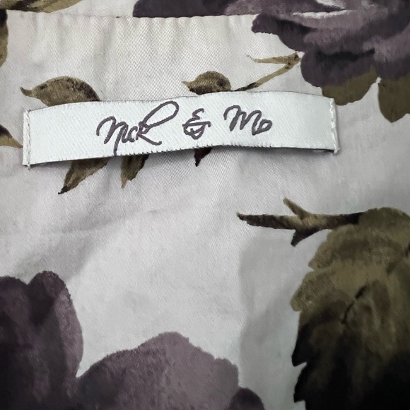 Nick & Mo floral blazer. Shell is 💯% cotton. Sheer polyester lining. S - Picture 2 of 9